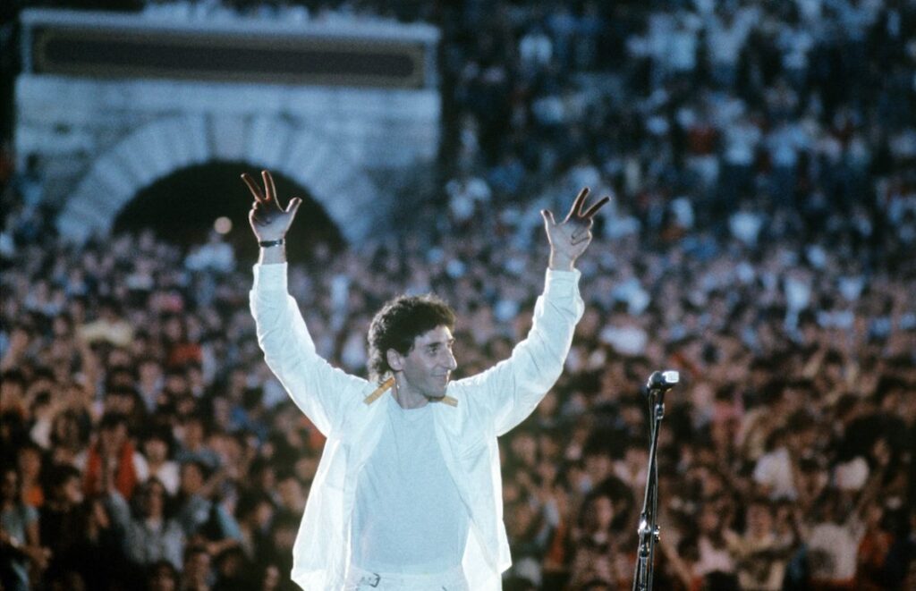 Il concerto di Battiato all'Arena di Verona nel 1982 stasera su Rai 5