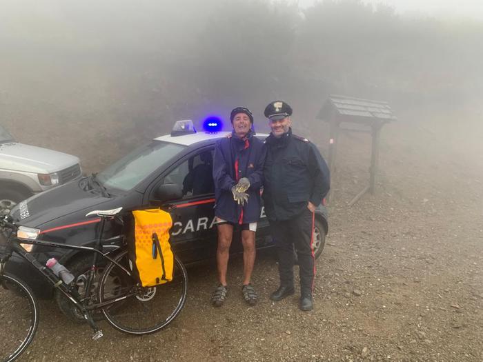 Da Como a Ragusa in bici, ciclista si perde nella nebbia