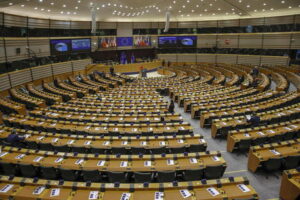 Polonia: Pe, revocare divieto aborto, minaccia vita donne