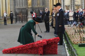 Gb: il Regno ricorda i caduti, Camilla rappresenta casa Windsor