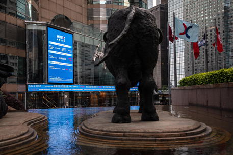 Borsa: Hong Kong positiva, apre a +1,09%