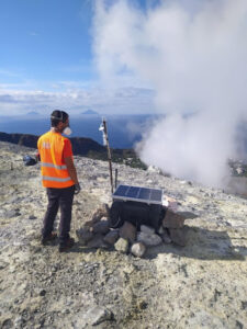 Installata stazione automatica "multigas" su cratere a Vulcano