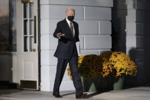 Biden in difficoltà , per metà americani colpa sua inflazione