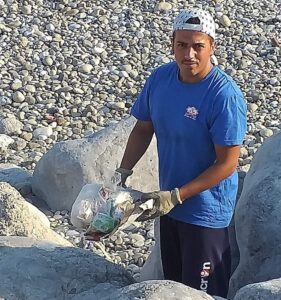 Alessio, morto in casa a 30 anni: l’ombra del suicidio