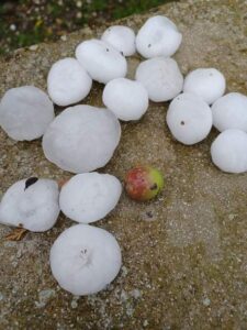 Maltempo: tromba d'aria e grandine nel Palermitano