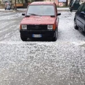Maxi grandinata Ragusa, capoluogo imbiancato VIDEO