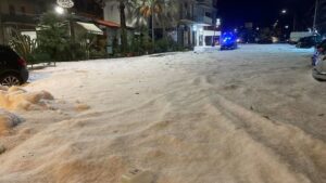 Maltempo: a Niscemi grandine distrugge campi carciofi