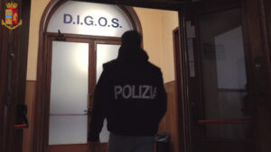 Operazione Polizia postale, perquisiti 29 no vax