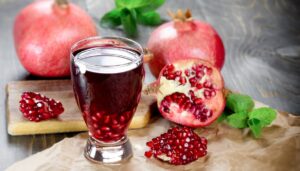 Dieta: i benefici del succo di melograno