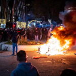 Covid: proteste a Rotterdam, la polizia spara, due feriti