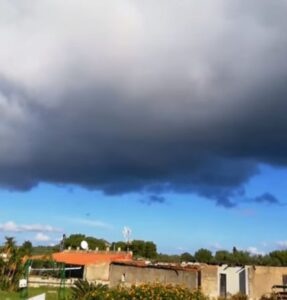 Nube tossica sopra Vulcano, lunedì notte scatta l’evacuazione VIDEO