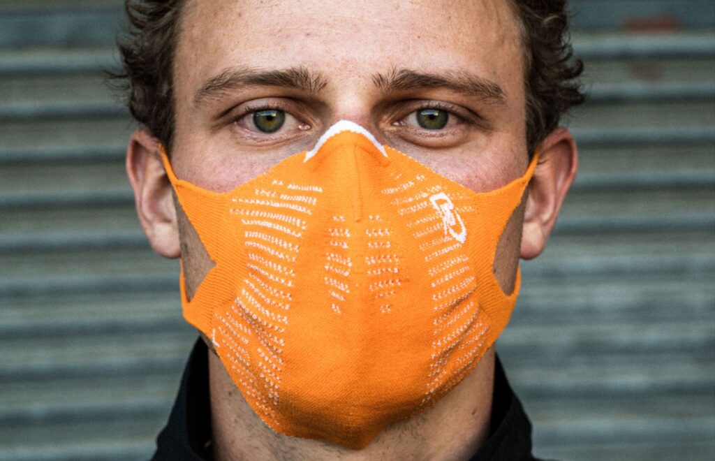 Razza pretende di tenere aperti i centri vaccinali ospedalieri a costo zero, senza prestazioni aggiuntive