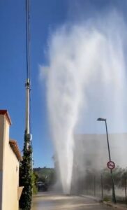 Scoppia la conduttura, “tromba marina” ad Agrigento VIDEO