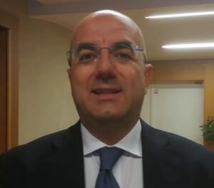 Il dottor Vincenzo Adamo, modicano, primario a Vercelli