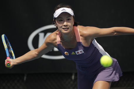 Tennis, la Peng appare in immagini evento pubblico a Pechino