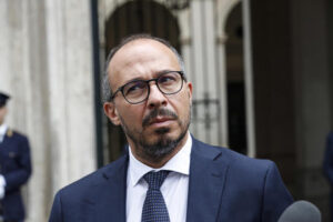 Iv: Renzi, a Palermo candidiamo Faraone