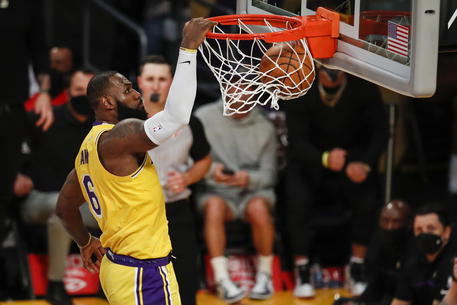 Basket: Nba, una giornata di sospensione per LeBron James