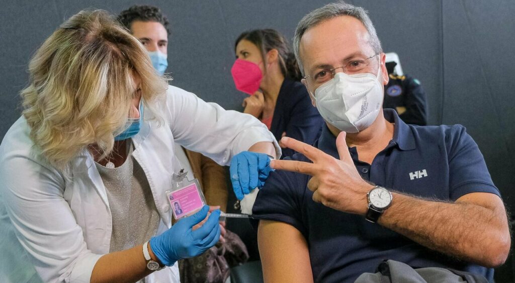 Richiami solo con Pfizer e Moderna, avvantaggiato chi ha avuto AstraZeneca e J&J