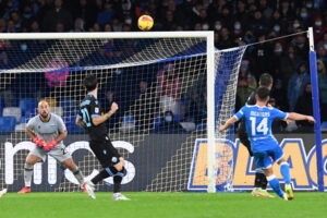 Serie A: 4-0 alla Lazio, Napoli solo in testa