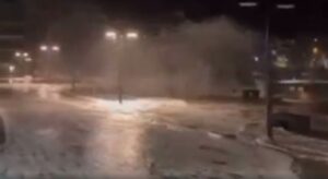 Il mare invade la passeggiata di Malta VIDEO