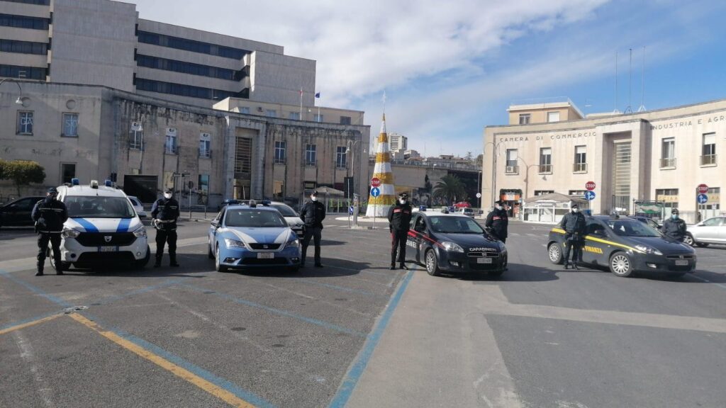 Dal 6 dicembre multe fino a 1000 euro per i no vax, controlli a tutto spiano anche agli scali