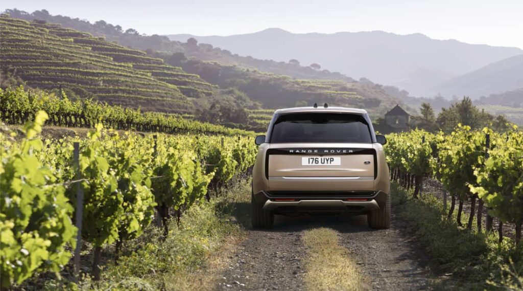 Nuova Range Rover incontra la cucina di Ettore Bocchia
