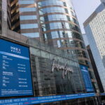 Borsa: Hong Kong apre a -1,30%, tonfo Evergrande e Alibaba