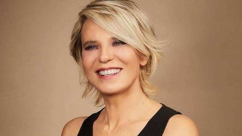 La dieta di Maria De Filippi , ecco come fa ad essere in forma a 60 anni