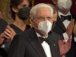 Mattarella alla Scala, 6 minuti di applausi, pubblico: "Vogliamo bis"
