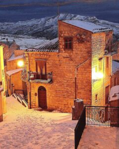 Covid, Petralia Soprana chiude scuole e oratori: boom di contagi in 24 ore