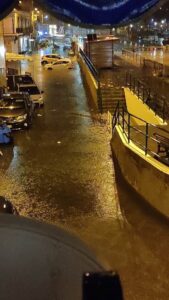 Maltempo, Sicilia sommersa dalla pioggia: strade allagate