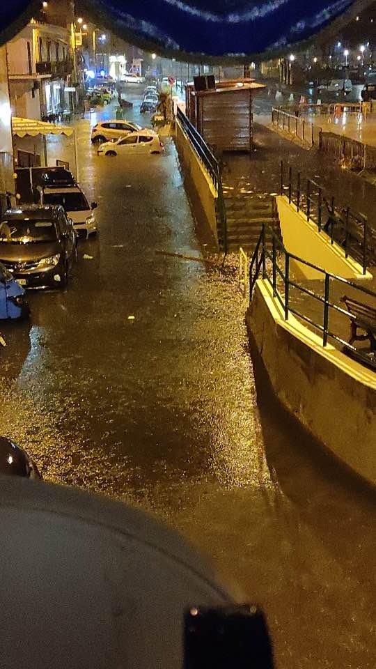 Maltempo, Sicilia sommersa dalla pioggia: strade allagate. VIDEO