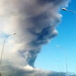 Etna, colonna di fumo, chiuso l'aeroporto di Catania