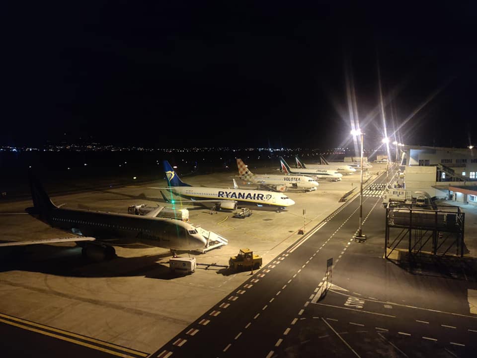 Etna, 10 voli diretti a Catania deviati a Comiso Etna, 10 voli diretti a Catania deviati a Comiso