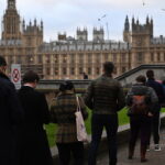 Covid: in Gb Ã¨ record di contagi, raddoppiano casi Omicron