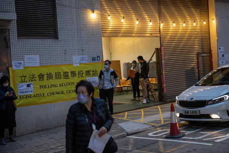 Hong Kong: bassa l’affluenza per le elezioni dei ‘patrioti’