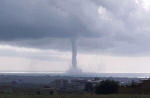 Dai 49° di Siracusa ai 7 metri di neve sull’Appennino: i meteo record 2021
