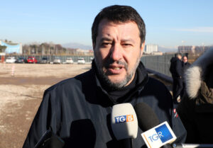 Lega: al via riunione Salvini con ministri e sottosegretari