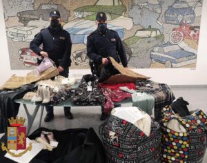 Banda rubava capi abbigliamento in tutta Italia, 5 arresti