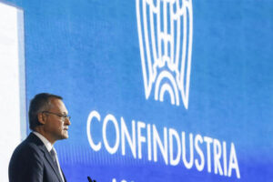 Confindustria avverte: Crescono i rischi per la risalita del Pil