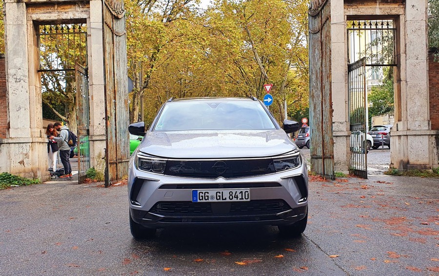 Opel Grandland, essere senza apparire. FOTO. VIDEO