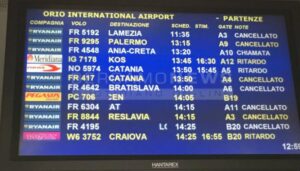 Ryanair taglia centinaia di voli, le tratte cancellate in Sicilia