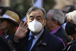 Vaccini: sindaco di Palermo, renderli obbligatori per tutti