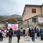 Ruspe contro scuola, sit-in di protesta a Castelbuono