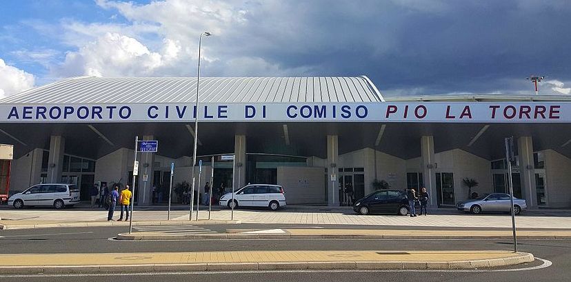 Comiso, ladri di tombini all’aeroporto: due arresti