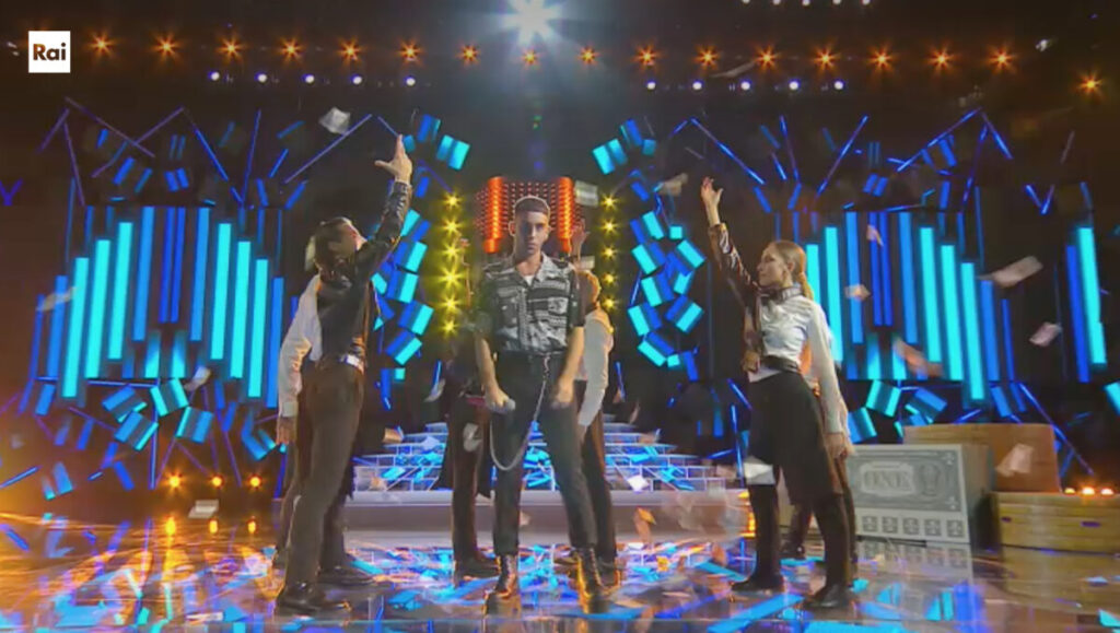 Due siciliani in gara a "Tali e quali", uno imita Mahmood, l'altra Pausini