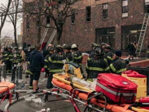 New York, incendio nel Bronx: 19 morti, 6 sono bambini. VIDEO