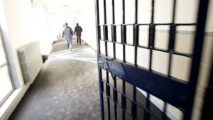 Forza finestra dell’Avvocatura per rubare 200 euro, in carcere a Ragusa