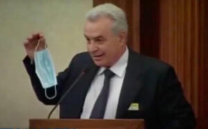 Green Pass: ex magistrato attraversa Stretto su barca pescatori