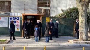 Mattarella lascia Palermo, bimba lo accoglie in strada
